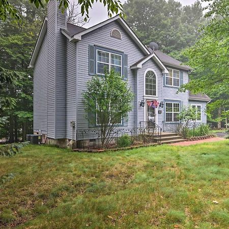 Spacious Tobyhanna Home With Lake Access And Fire Pit! Экстерьер фото