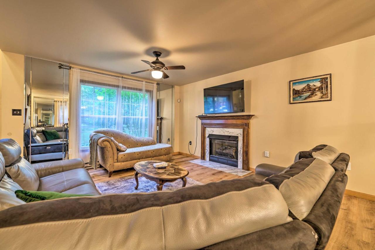 Spacious Tobyhanna Home With Lake Access And Fire Pit! Экстерьер фото